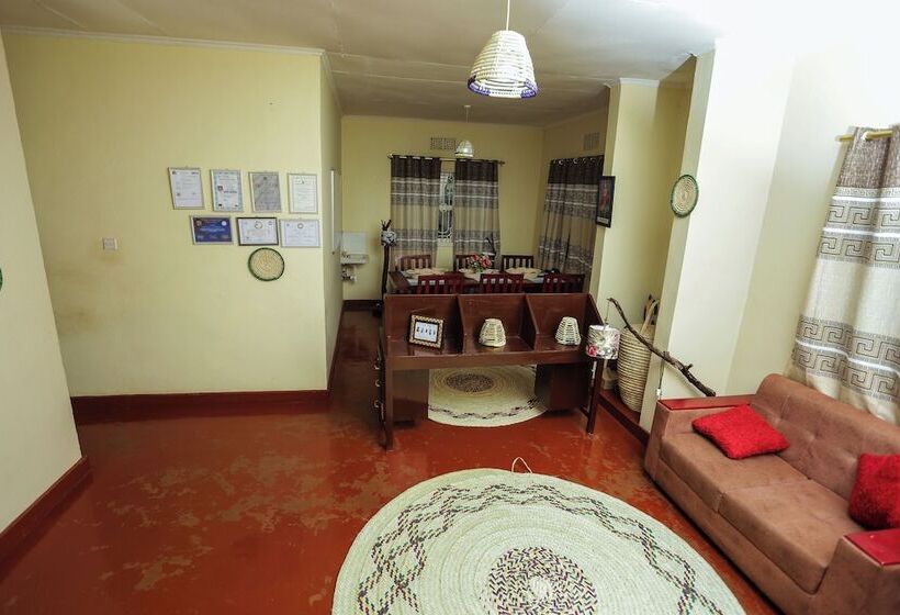 Janibichi Adventures Hostel