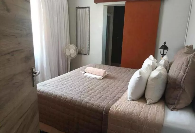 ペンション Mrakes Guesthouse