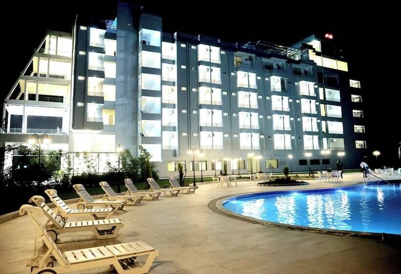 ホテル The City Crown Bilaspur