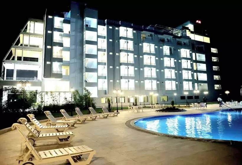 ホテル The City Crown Bilaspur