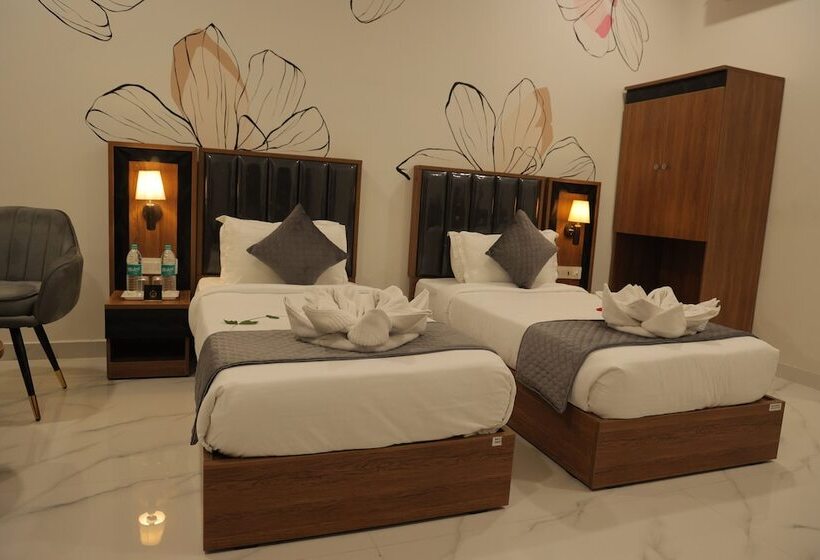 ホテル The City Crown Bilaspur