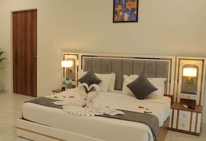 ホテル The City Crown Bilaspur