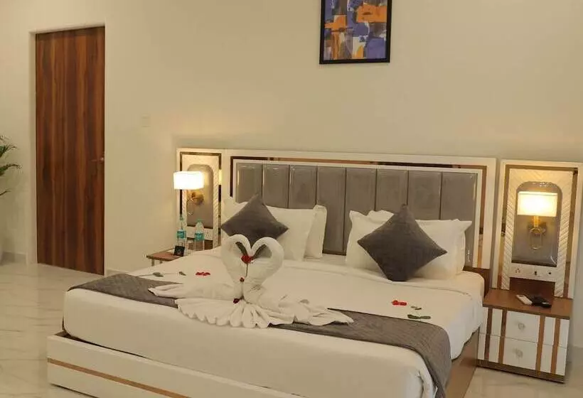 ホテル The City Crown Bilaspur