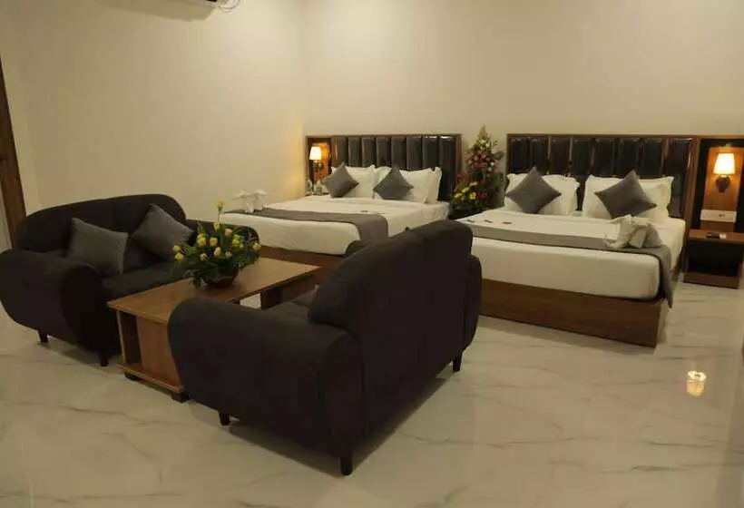 ホテル The City Crown Bilaspur