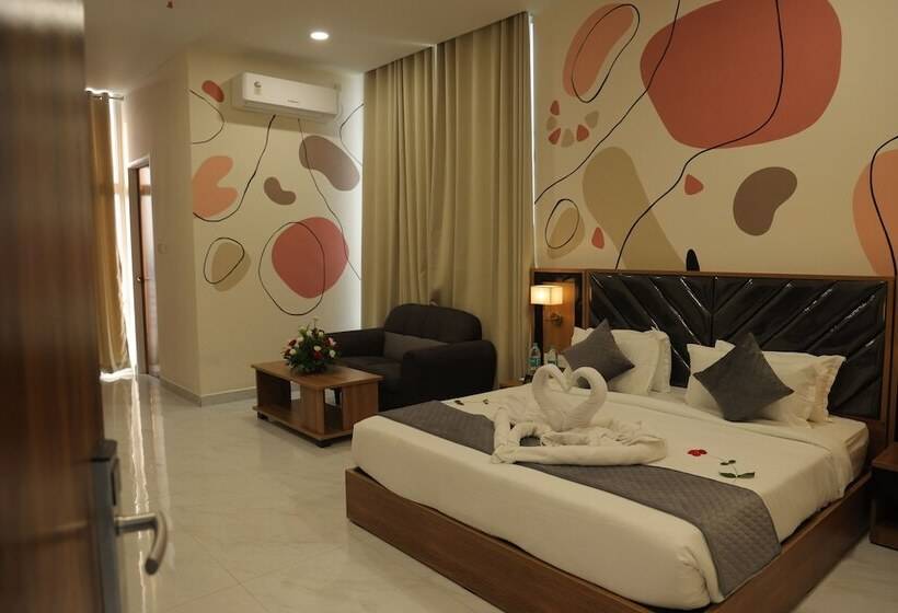 ホテル The City Crown Bilaspur