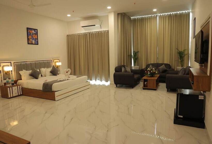 ホテル The City Crown Bilaspur