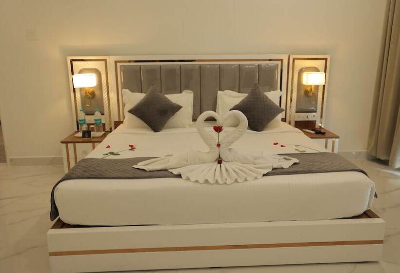 ホテル The City Crown Bilaspur