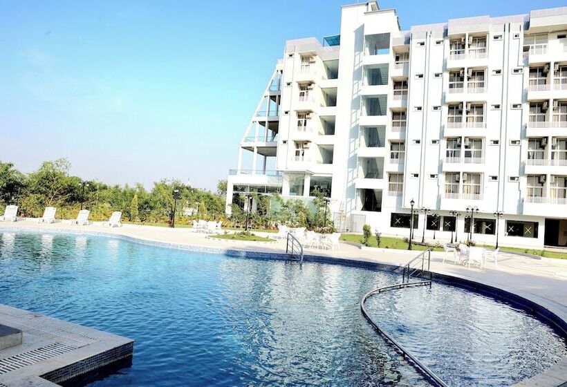 ホテル The City Crown Bilaspur