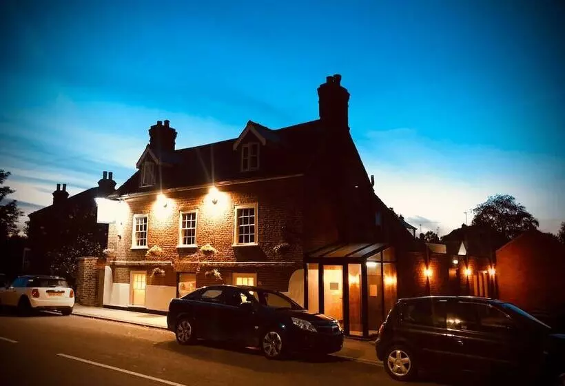 Hotelli The Red Lion