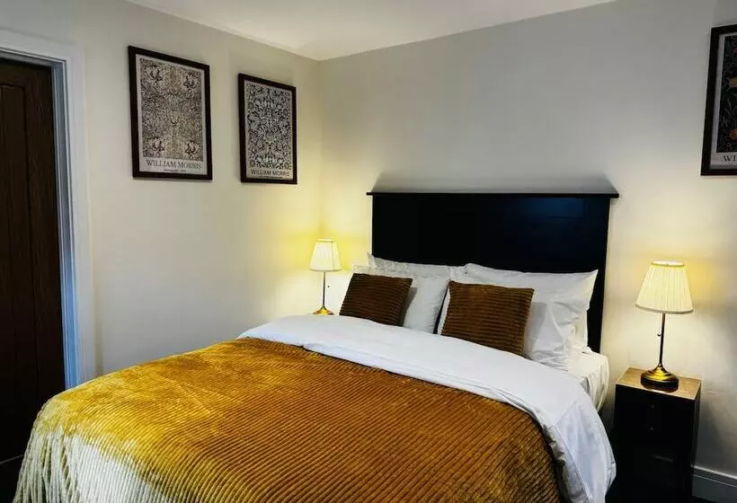 Hotelli The Red Lion