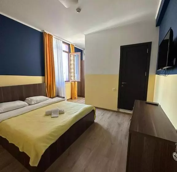 Allaturqa Hotel Hostel
