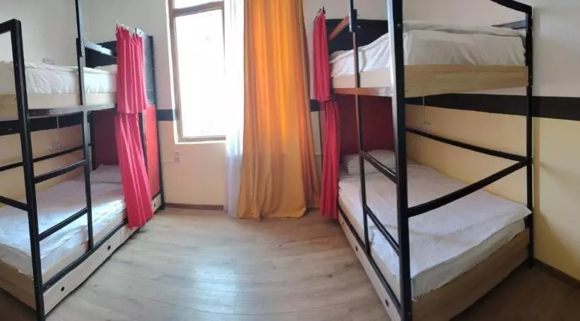Allaturqa Hotel Hostel