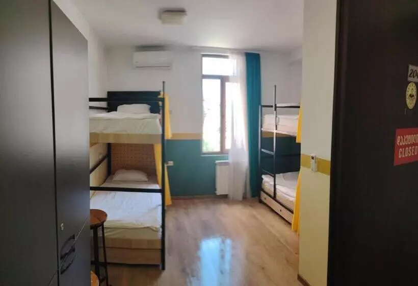Allaturqa Hotel Hostel