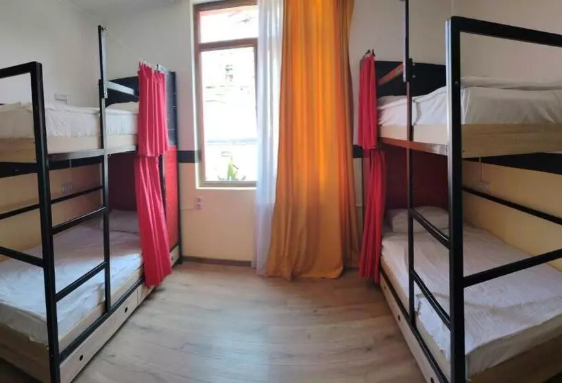 Allaturqa Hotel Hostel