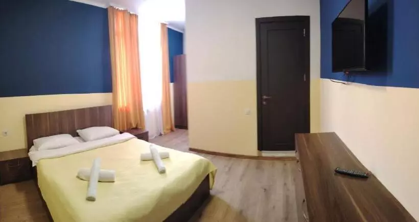Allaturqa Hotel Hostel