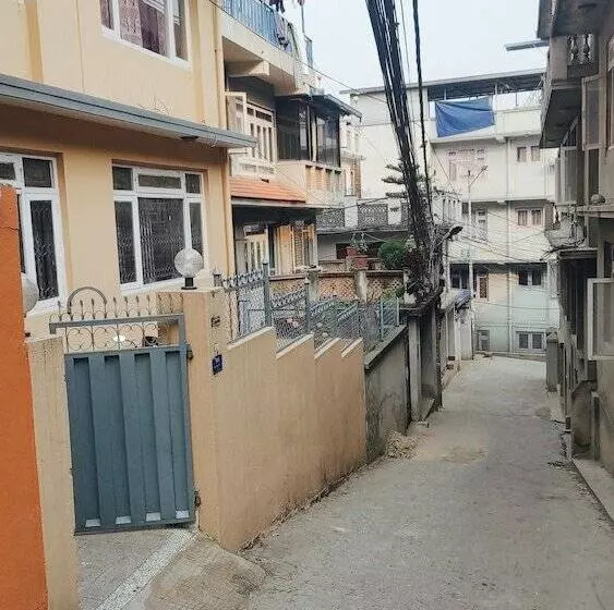 هاستل Budget Backpackers