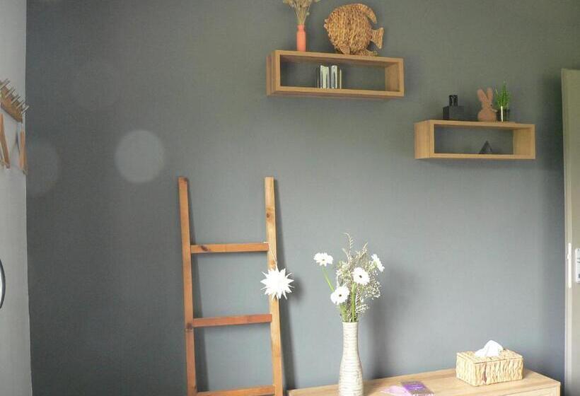 تختخواب و صبحانه La Petite Chambre Du Lac