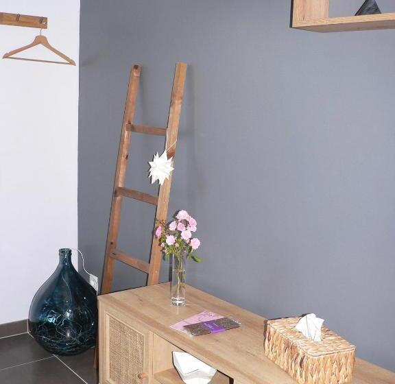 تختخواب و صبحانه La Petite Chambre Du Lac