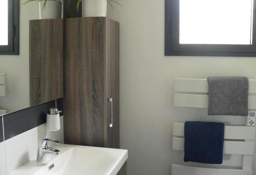 تختخواب و صبحانه La Petite Chambre Du Lac