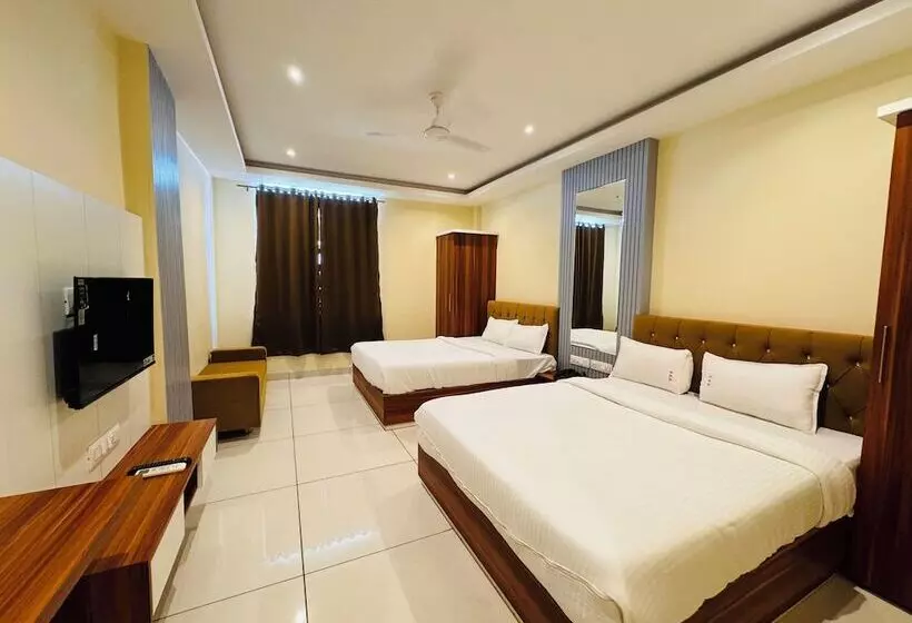 ホテル Radhe Krishna Resort