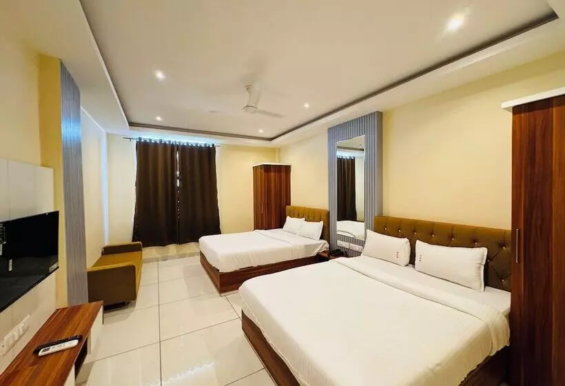 ホテル Radhe Krishna Resort
