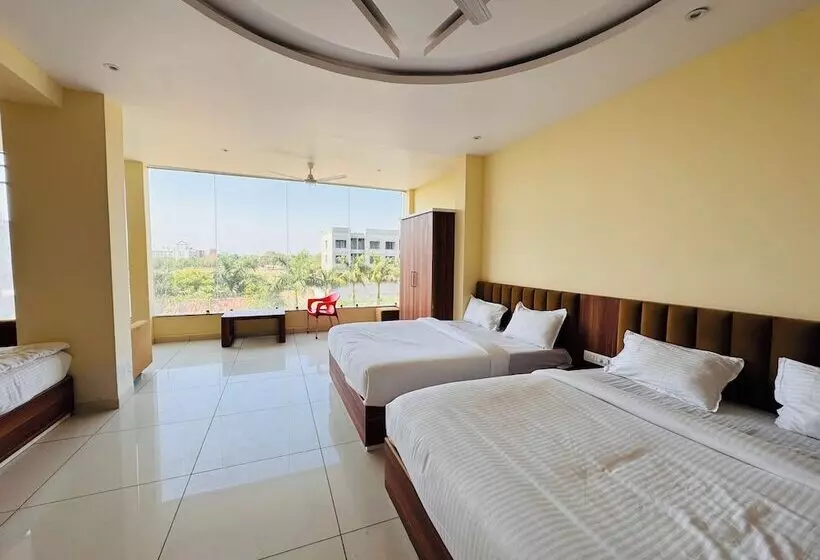 ホテル Radhe Krishna Resort