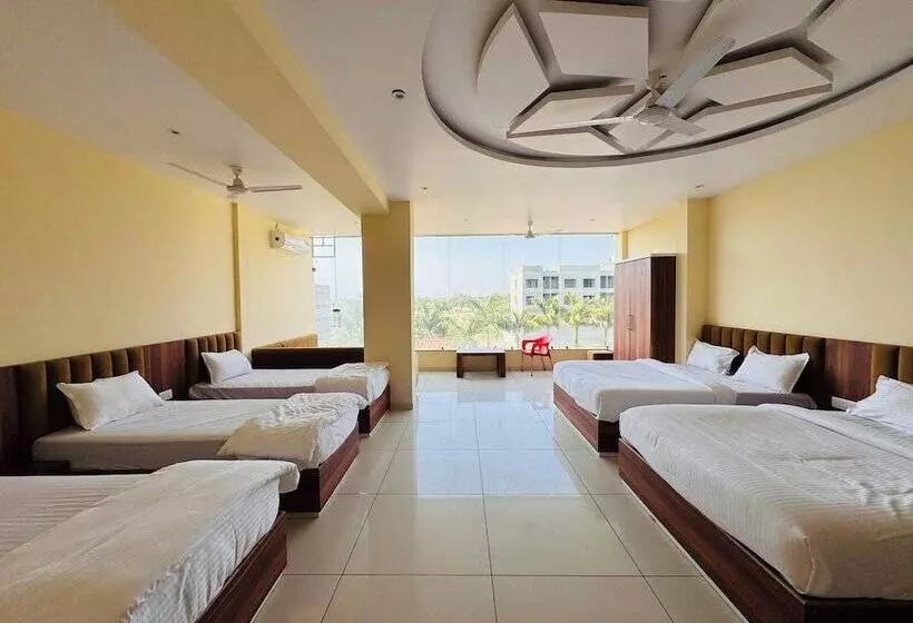 ホテル Radhe Krishna Resort
