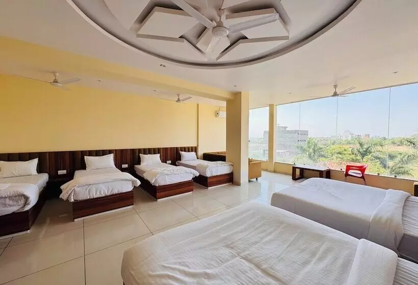 ホテル Radhe Krishna Resort