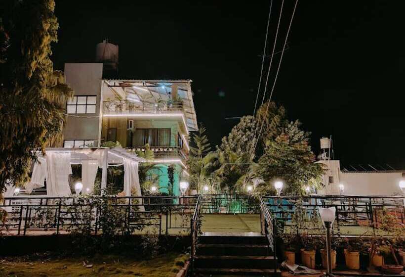 Hotel Strawberry County