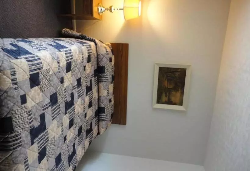 Hipwell's Motel