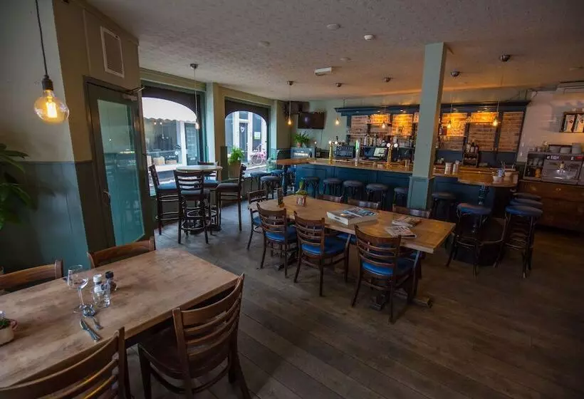ホテル Café Restaurant  T Raedhûs