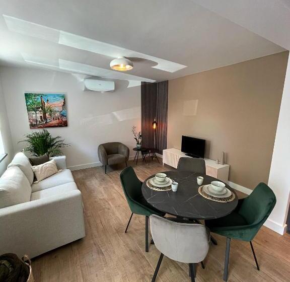 בית מלון כפרי De Lange Akker