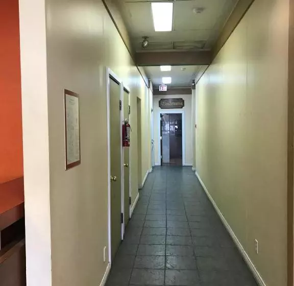 Hotel Oasis