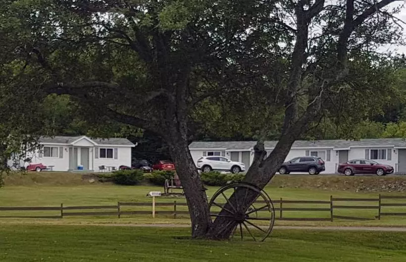 Macneil's Motel