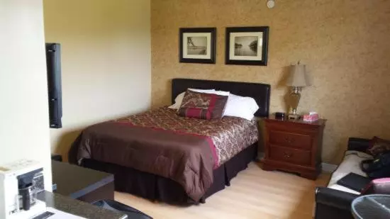 Macneil's Motel