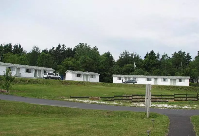 Macneil's Motel