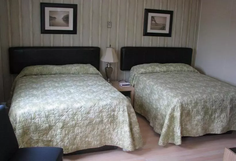 Macneil's Motel