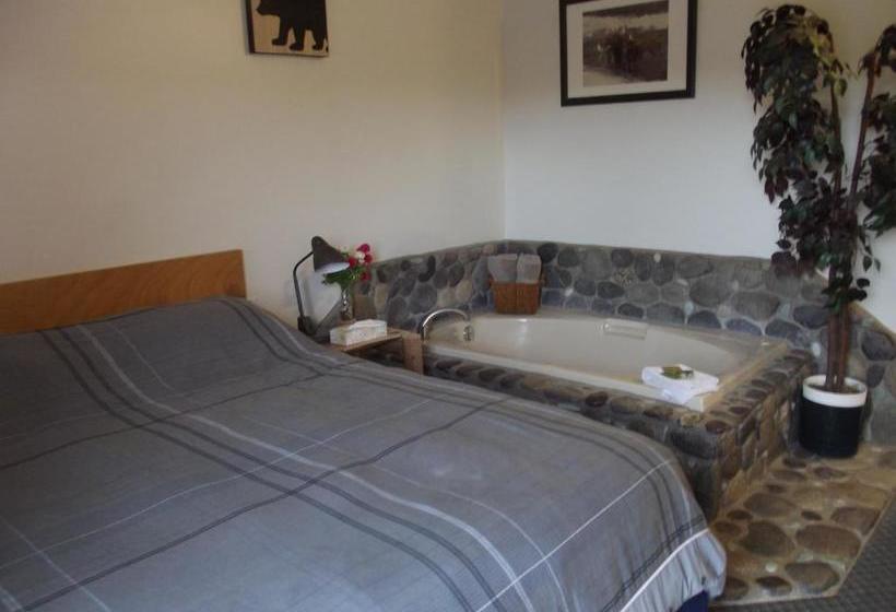 Motel Bear S Claw Lodge
