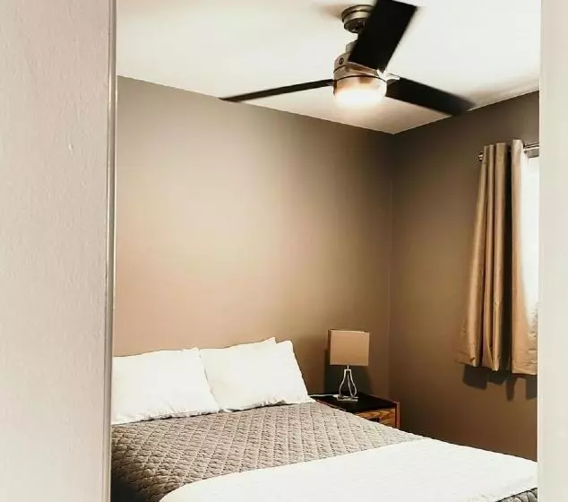 モーテル Hinton Highway Inn
