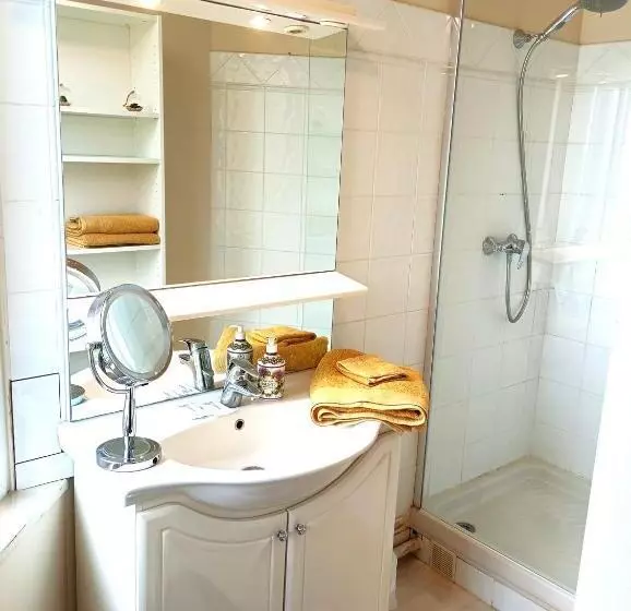 Aamiaismajoitus (B&B) Charming Guest House