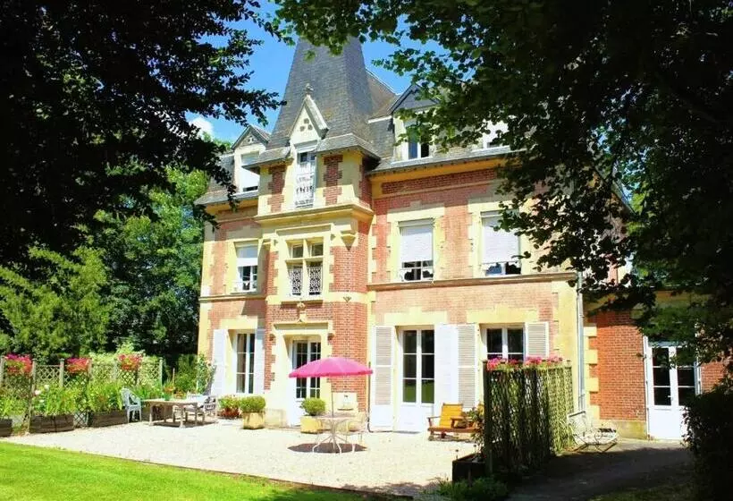 Aamiaismajoitus (B&B) Charming Guest House