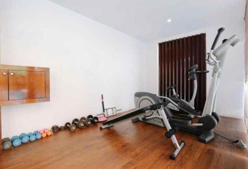 Favor Hotel Makassar City Center By Life