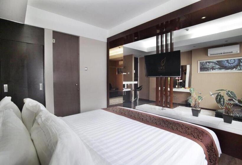 Favor Hotel Makassar City Center By Life