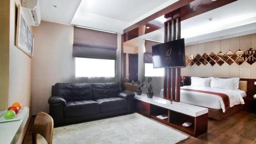 Favor Hotel Makassar City Center By Life