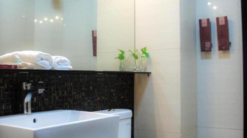 Favor Hotel Makassar City Center By Life