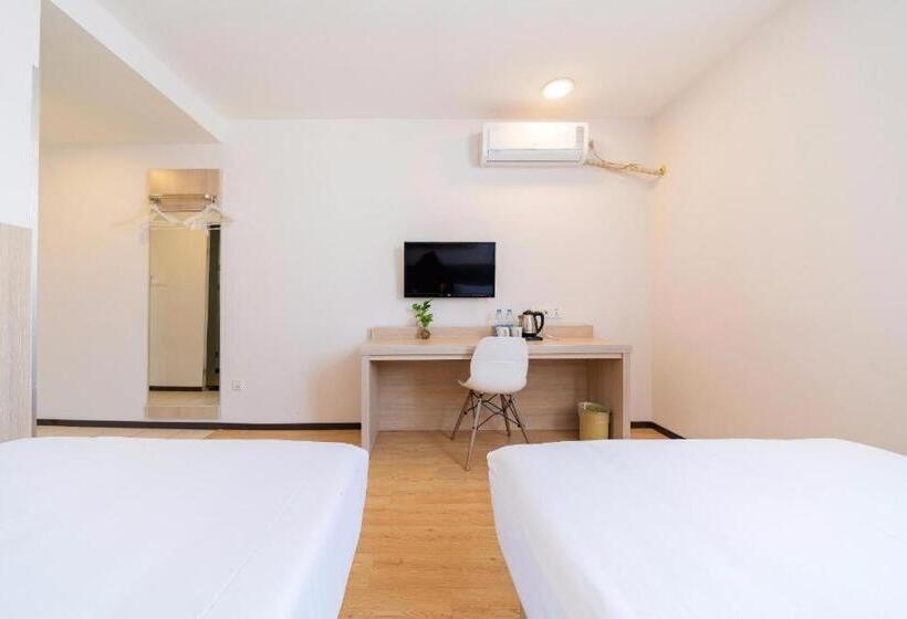 Hanting Hotel Shanghai Hangtou Metro Station