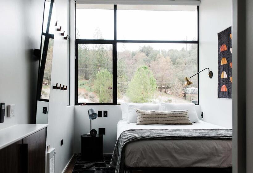 فندق Autocamp Sequoia