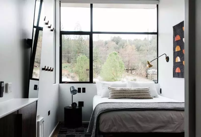 Hotelli Autocamp Sequoia