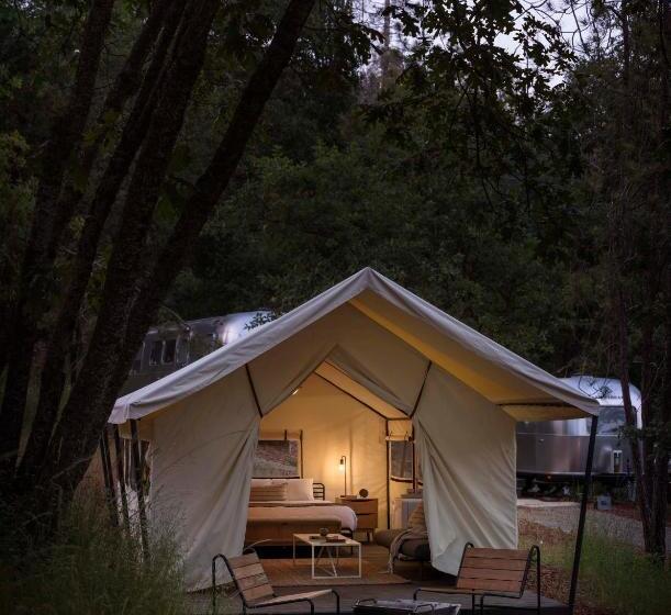 فندق Autocamp Sequoia