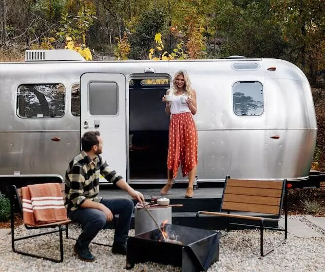 Hotelli Autocamp Sequoia